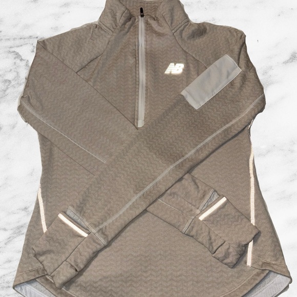 New Balance Light Performance Pullover - Picture 2 of 5
